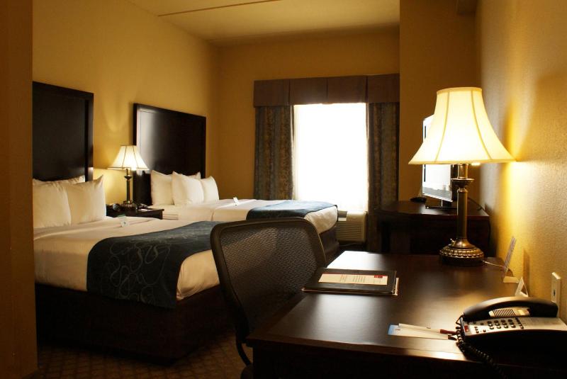 Queen Suite with Two Queen Beds - Non-Smoking image 1