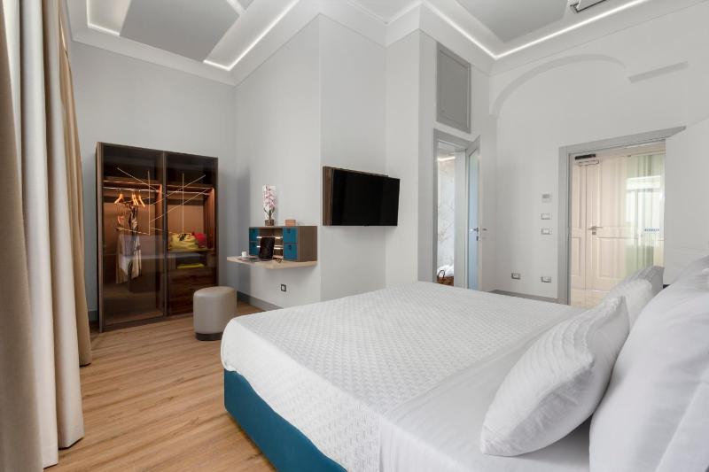 Elys Suites - image 7