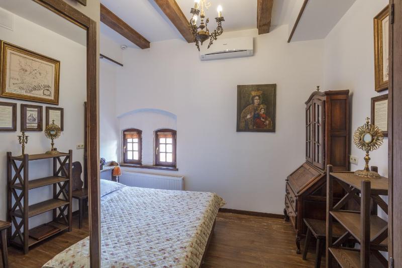 Standard Double or Twin Room image 4