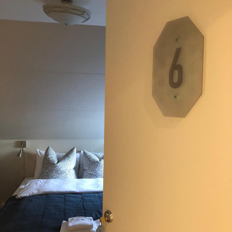 Double Room image 4
