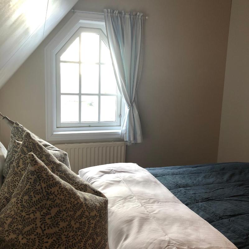 Double Room image 3