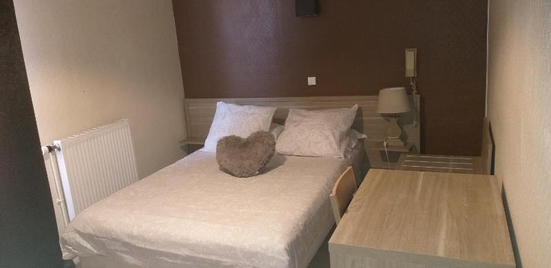 Double Room image 1