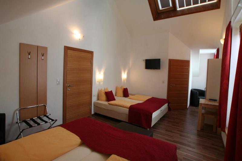 Quadruple Room Annex image 3