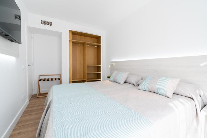 Premium Apartment with Pool View image 1