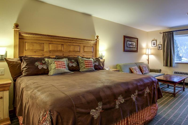 King Room image 3