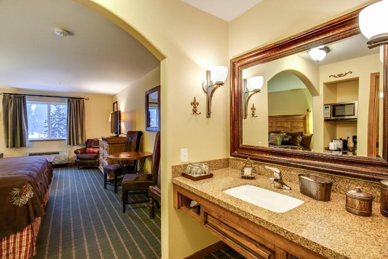 King Room image 2