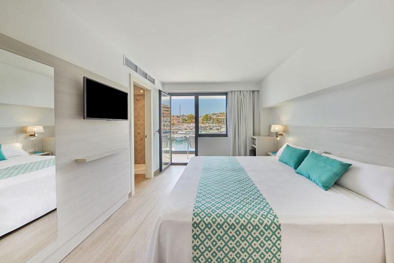 Nautical Experience Pack with Port View or Sea View image 1