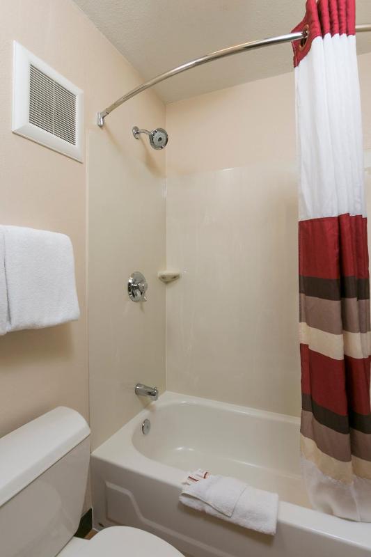 Deluxe Room with Two Queen Beds Non-Smoking image 2