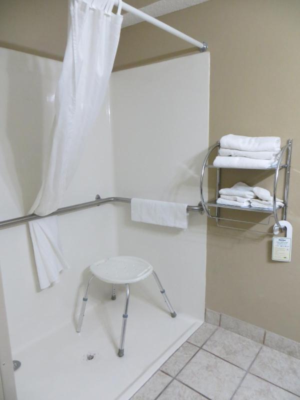 Queen Room - Disability Access/Non-Smoking image 2