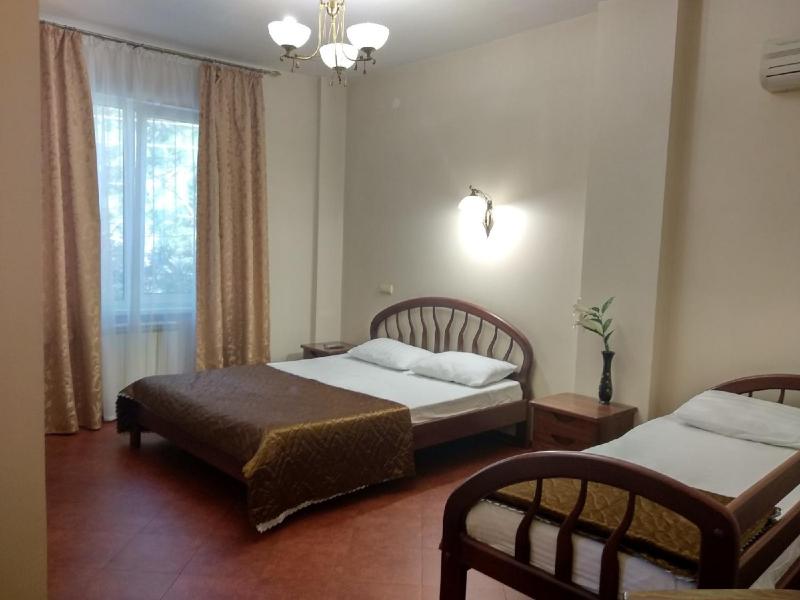 Triple Room with Terrace image 3