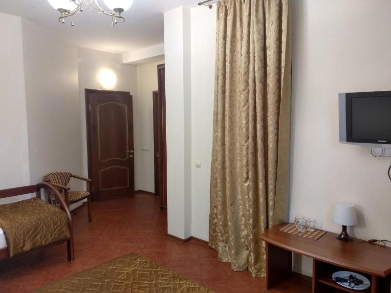 Triple Room with Terrace image 2