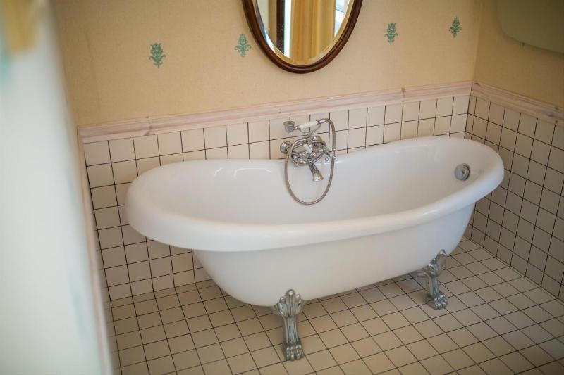 King Room with Balcony image 2