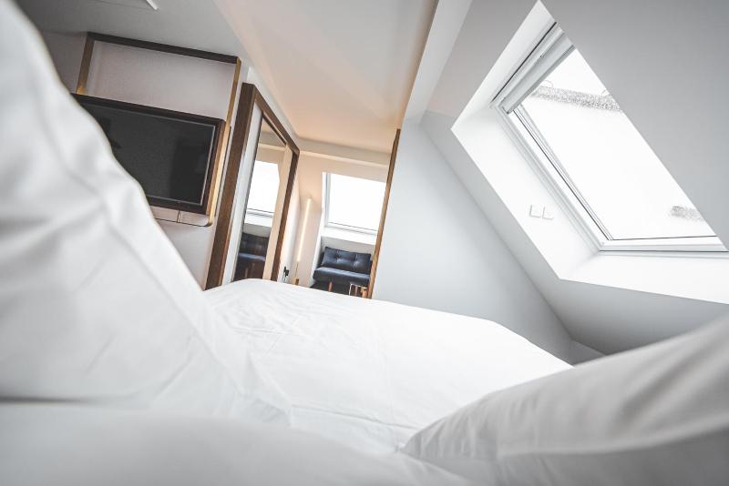 Superior King Room image 2