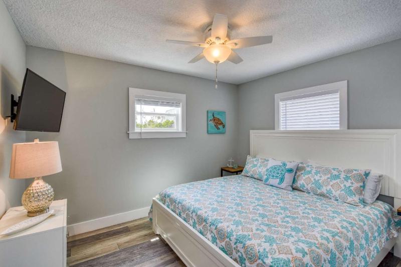 Barefoot Hideaway II - image 19