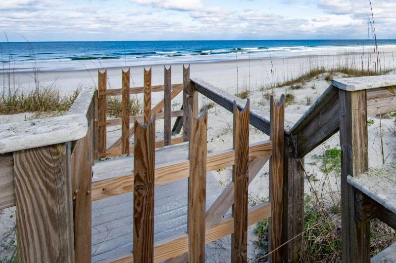 Barefoot Hideaway II - image 4