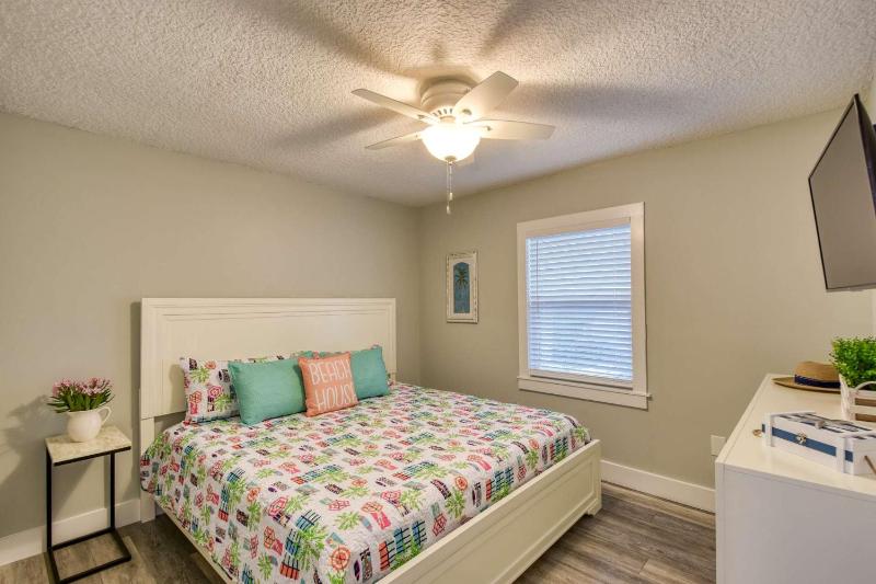 Barefoot Hideaway I - image 20