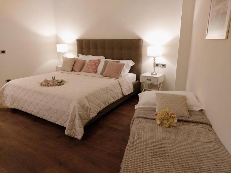 Double Room with Extra Bed image 3