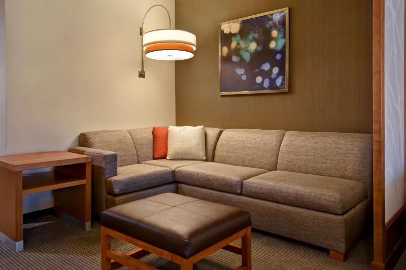 King Room with Sofa Bed image 2