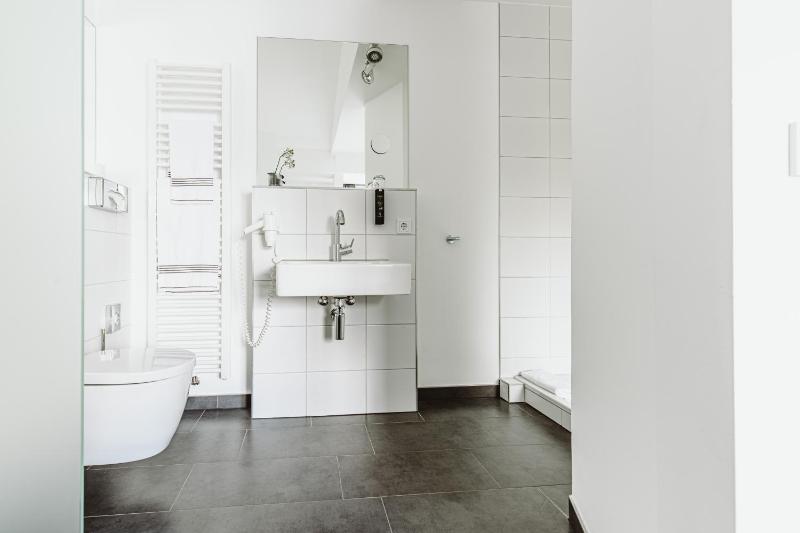 Deluxe Single Room image 3