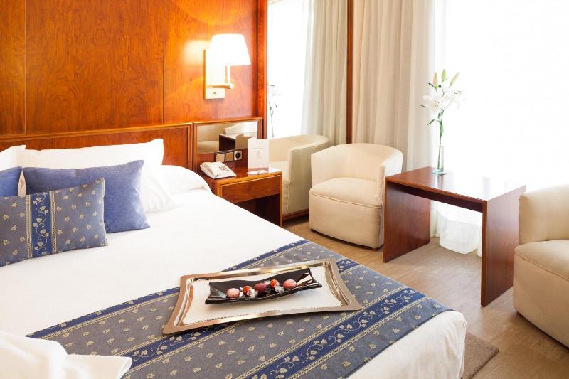 Double Room for Single Use image 2