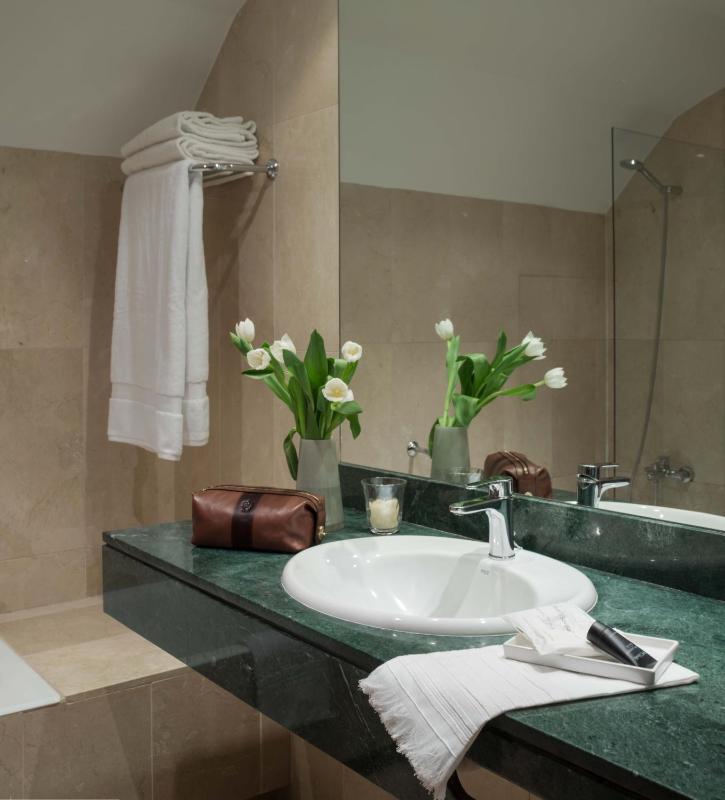 Superior Double or Twin Room (1-2 Adults) image 2