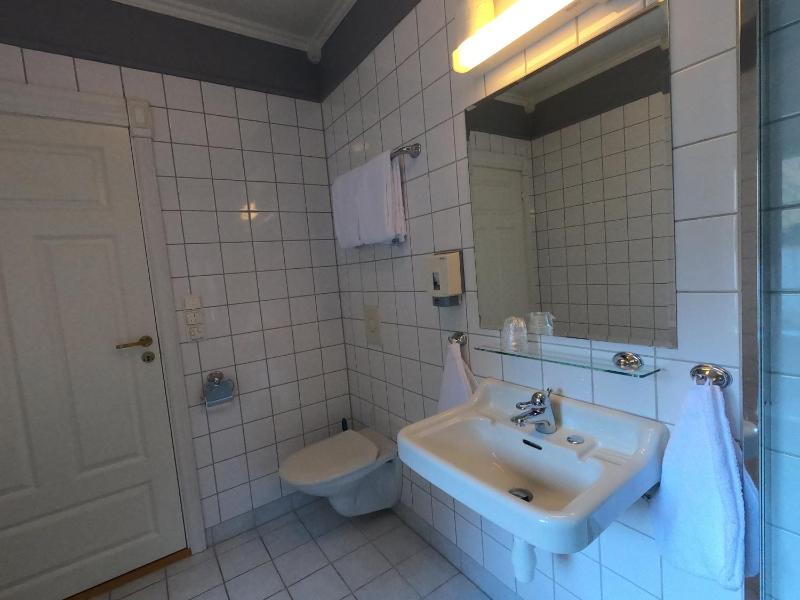 Double Room with Balcony image 4