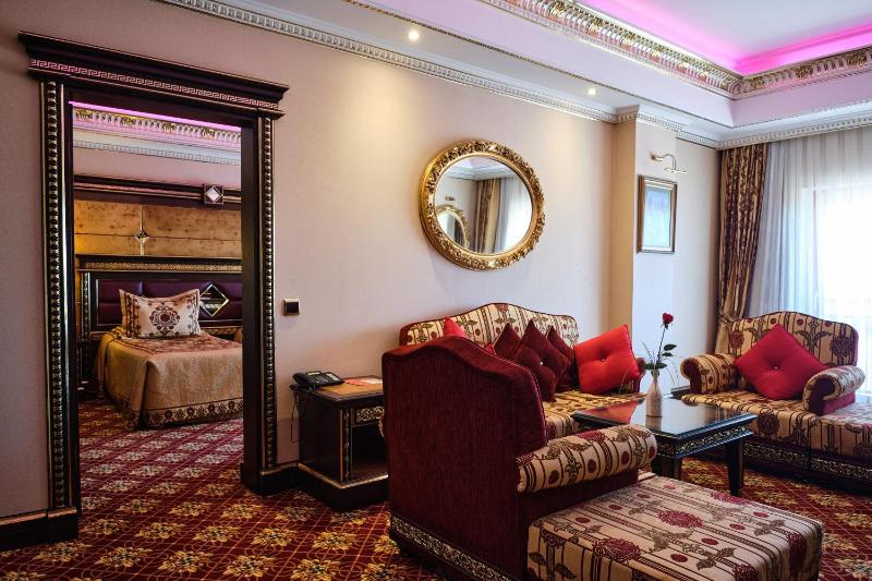 Superior Suite image 4