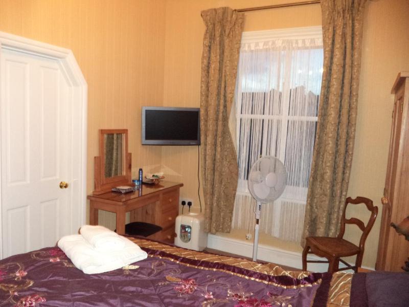 Premium Double Room image 4