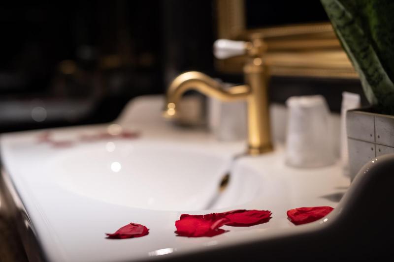 Urban Spa Romantique Chic - image 15