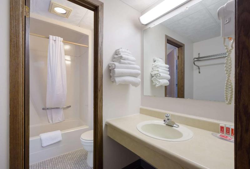 Double Room with Two Double Beds - Non-Smoking image 2
