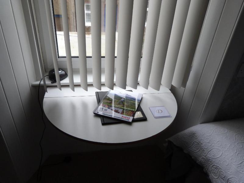 Single Room image 3