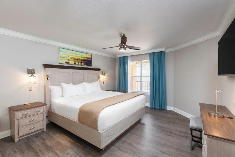 Two Bedroom Lake View Villa image 3