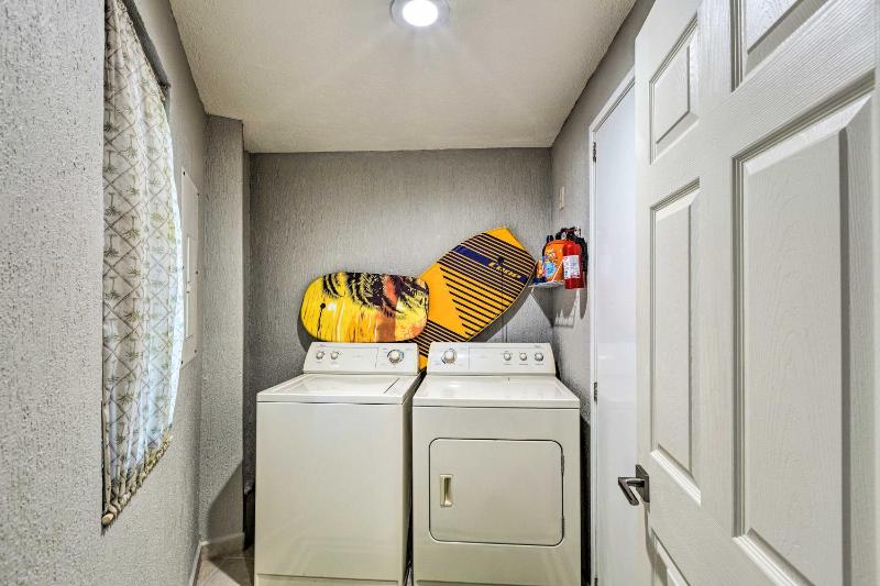 Walk to Beach: Oceanfront Rocky Point Condo - image 15