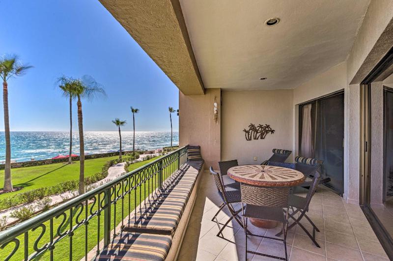 Walk to Beach: Oceanfront Rocky Point Condo - image 5