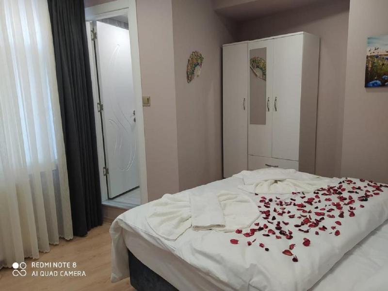 Double or Twin Room image 3
