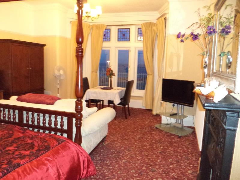 Executive Double Room with Sea View image 3