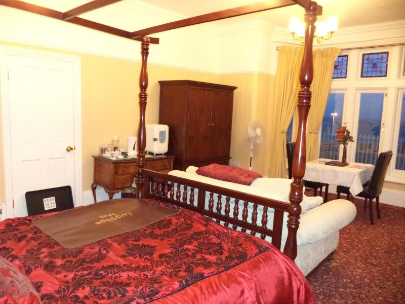 Executive Double Room with Sea View image 2