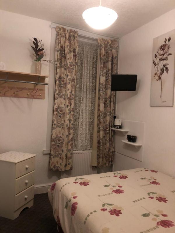 Double Room with Private Bathroom image 4