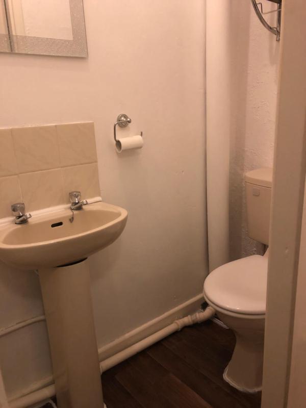 Double Room with Private Bathroom image 3