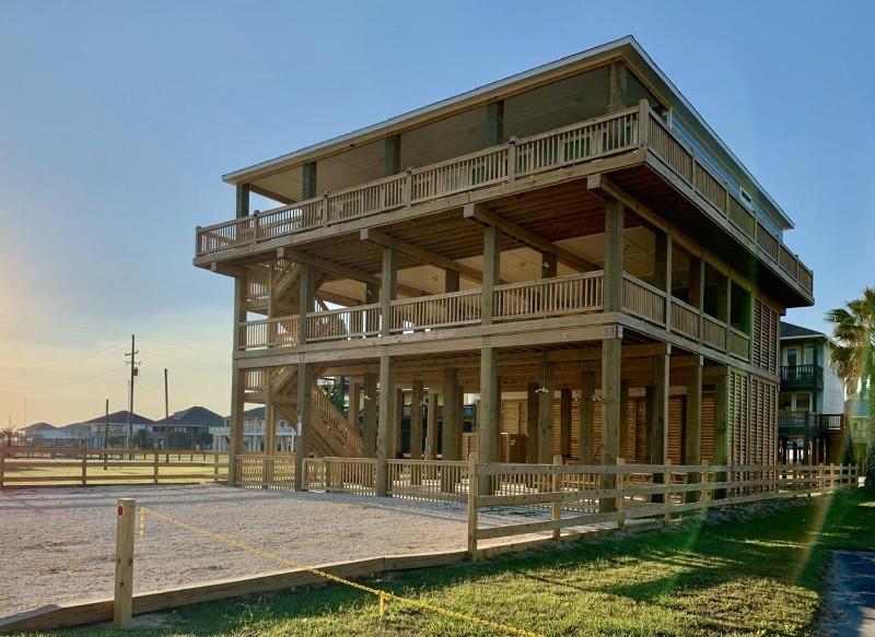 Five-Bedroom House image 1