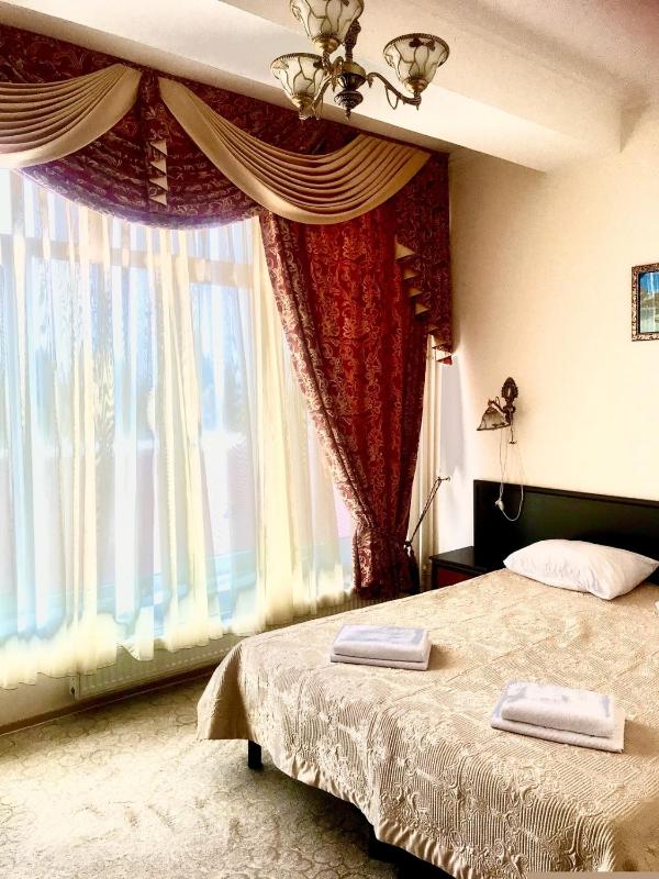 Double or Twin Room image 3