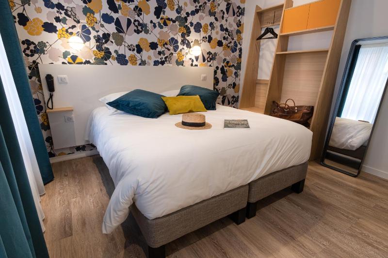 Superior Double Room image 3