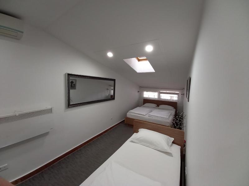 Classic Triple Room image 3