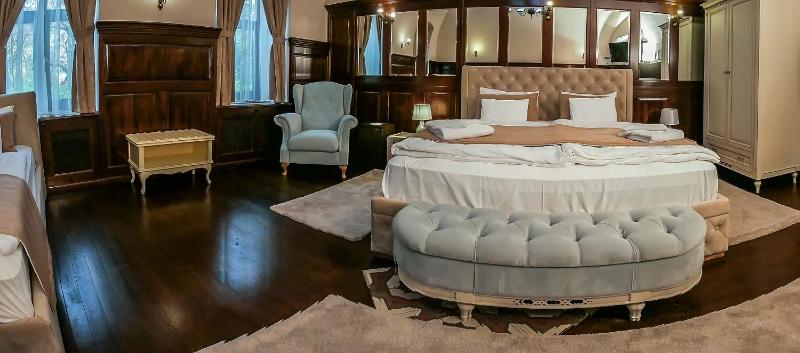 Superior Triple Room image 1