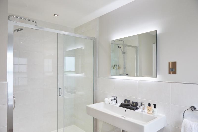 Deluxe Double Room image 2