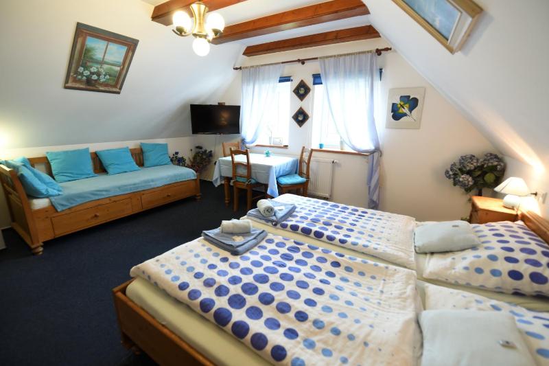 Superior Triple Room image 1