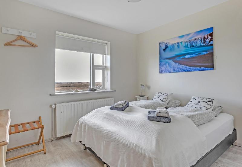 Double or Twin Room with Shared Bathroom image 1