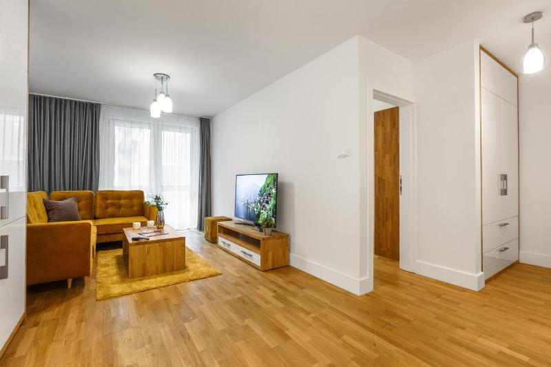 One-bedroom Premium Apartment with Bath image 4