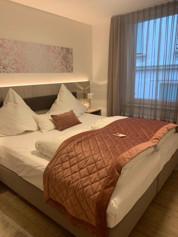 Double Room image 4