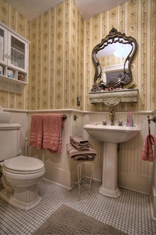 Abercorn Queen Room 5 image 3